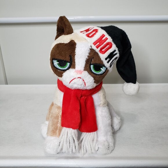 Official Grumpy Cat 7" Christmas PLush - Picture 2 of 7